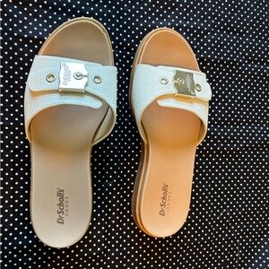Dr. Scholl's Cream and Tan Women's Sandals